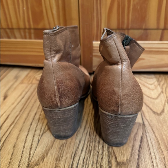 Leather Ankle Tan bootie Round - Picture 4 of 4